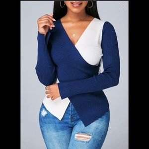 Asymmetrical sweater Never worn 💙🤍